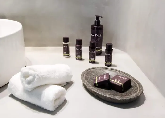 Jonaz & Daire Mykonos Town